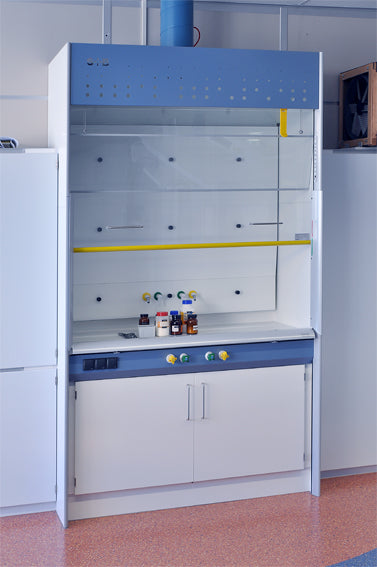 Lab ventilatie en zuurkast normen: specificeren, testen, vastleggen
